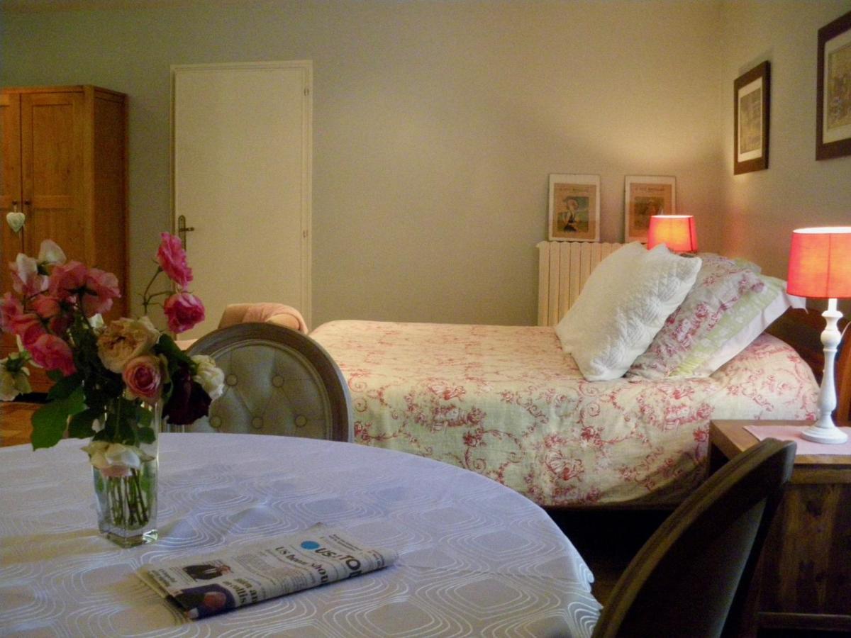 Bed and Breakfast La Metairie Du Pont Sainte-Hermine Экстерьер фото